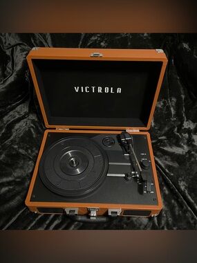 Brown Victrola Suitcase Turntable Record Player